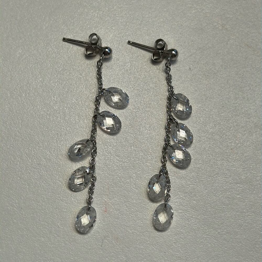 Dangle‎ clear rhinestone earrings